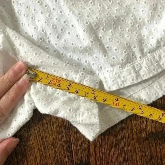 French Connection Women’s Size 4 White Eyelet Side-Button Shorts - Picture 10 of 11